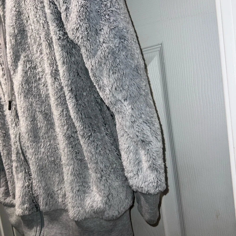 Aerie Women's Sherpa Sz Small “Oversized” Full Zip Hooded Jacket Gray Faux Fur - Picture 10 of 12